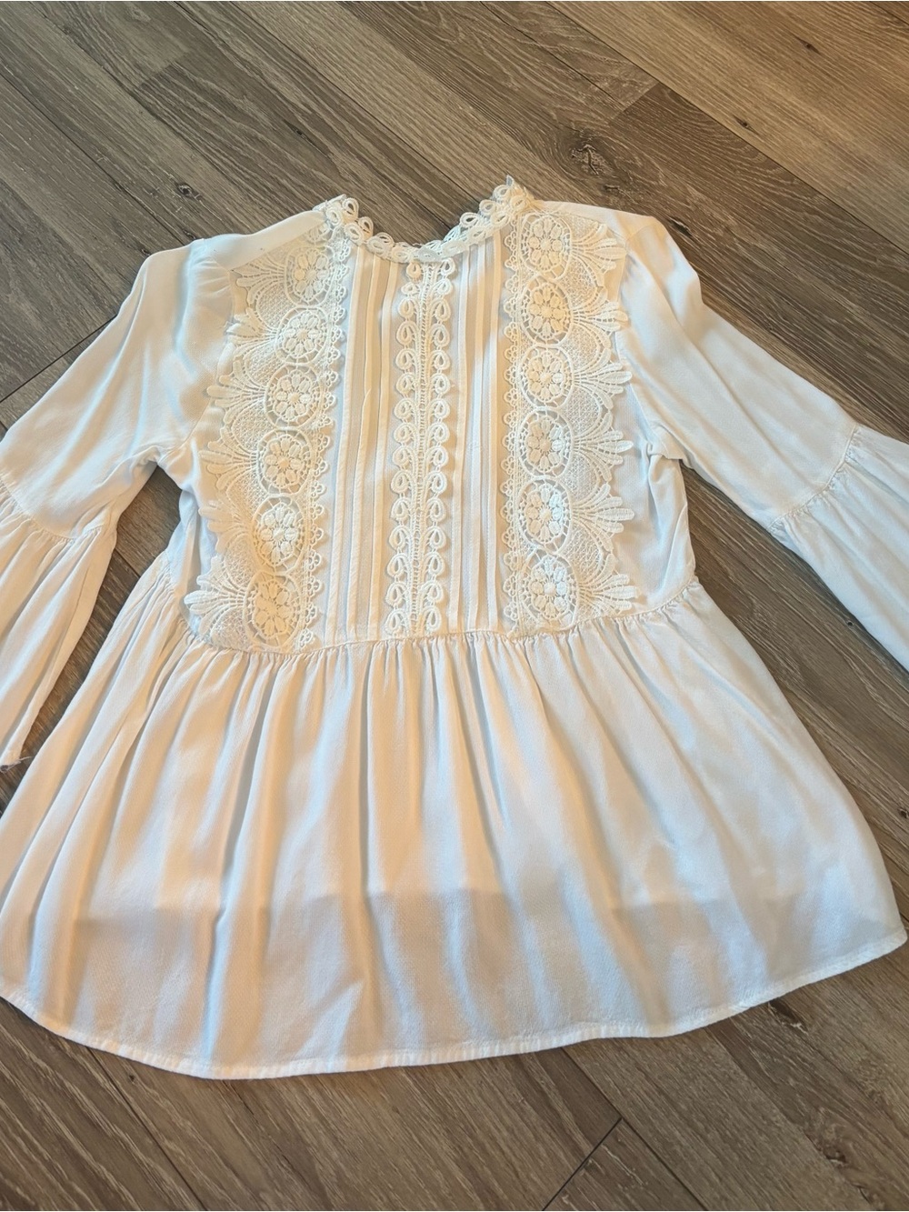 Rue21 White Lace-Front Long Sleeve Blouse